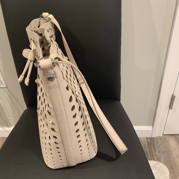 Authentic moschino love bucket bag - Picture 6 of 6